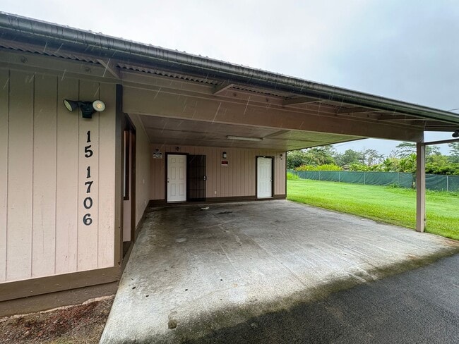Building Photo - 15-1706-1706 Kaloli Dr