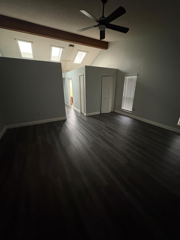 Foto principal - 361 Greenfield Rd