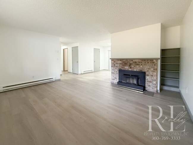 Foto del edificio - Bright 3BR Home on Amelia Ct | LVP Floors,...