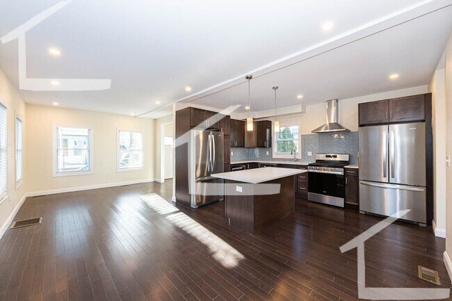 Foto del edificio - 9/1 Newly renovated 6BR/5BA single family ...