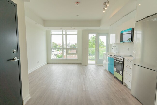 Photo du bâtiment - 851-851 Sheppard Ave W