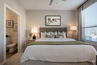 1BR, 1BA - 638SF - Ariza Easton Park