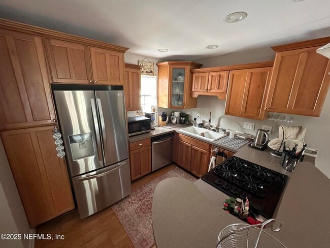 Building Photo - 310 7th St