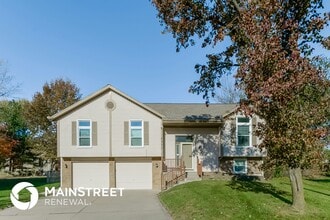 Building Photo - 4050 SW La Harve Dr