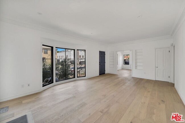 Foto del edificio - 134 N Kings Rd