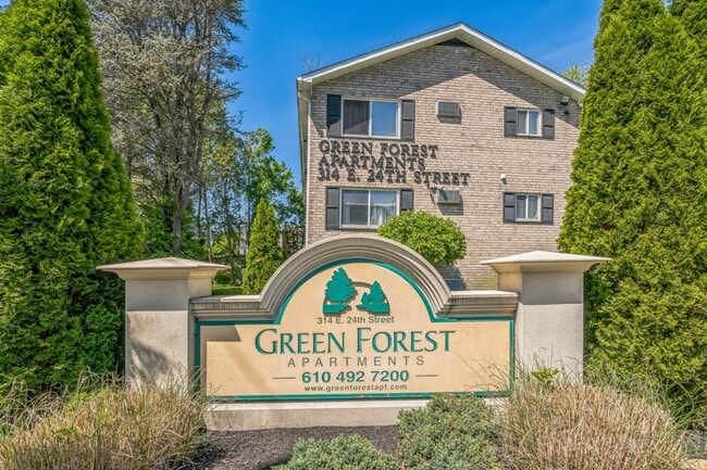 Building Photo - Green Forest Apartments