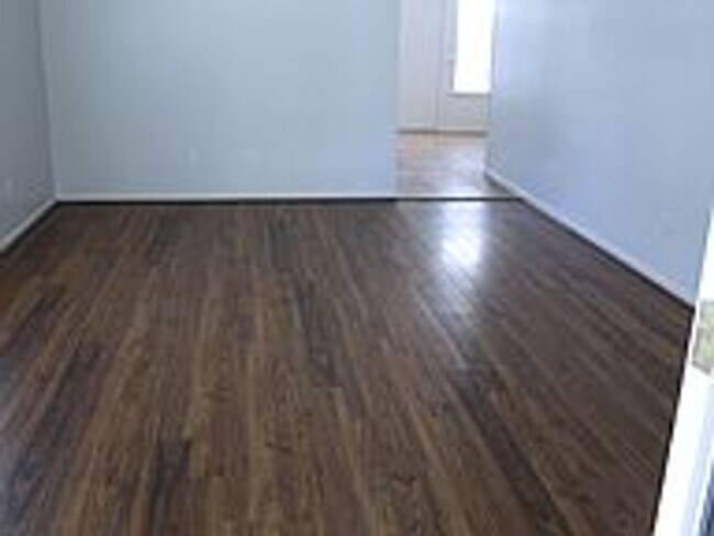 Foto del edificio - JANUARY MOVE IN! Cute 3 Bedroom 1.5 Bath H...