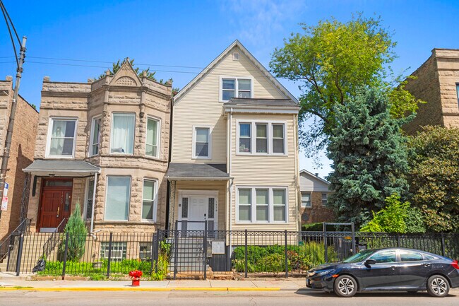 Building Photo - 1456 W Irving Park Rd