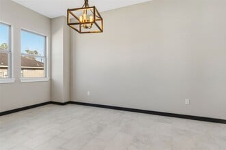 Building Photo - 208 Silverleaf Rd