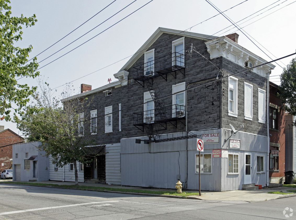 Primary Photo - 502 E 17th St