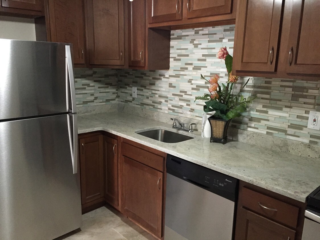 1279 Guelbreth Lane Unit 310, St. Louis, MO 63146 Condo for Rent in