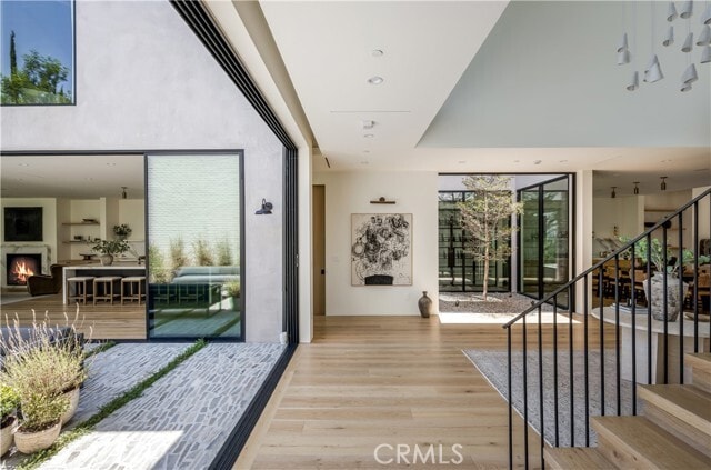 Building Photo - 4826 Woodley Ave