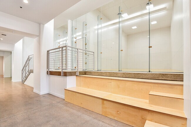 Foto del edificio - Clear Creek Village