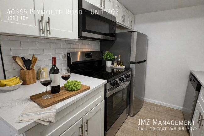 Foto del edificio - 40365 Plymouth Rd