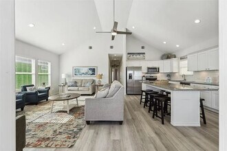 Building Photo - 1714 TX-87