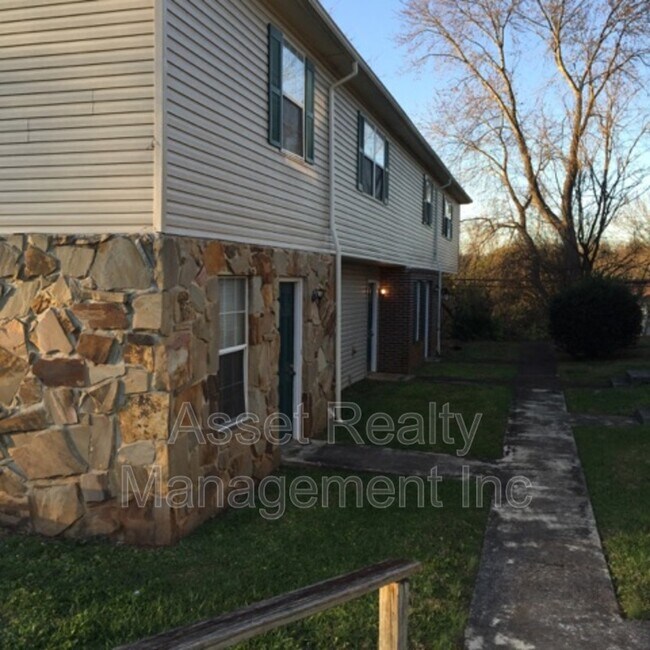 Foto del edificio - 9153 Cedarpark Ln NW