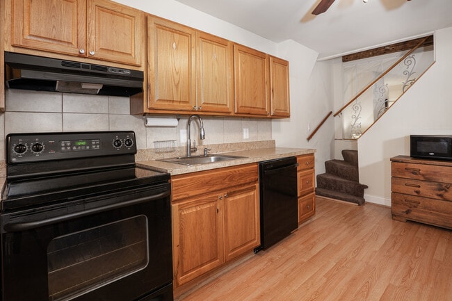 Kitchen - 2225 Lamley st