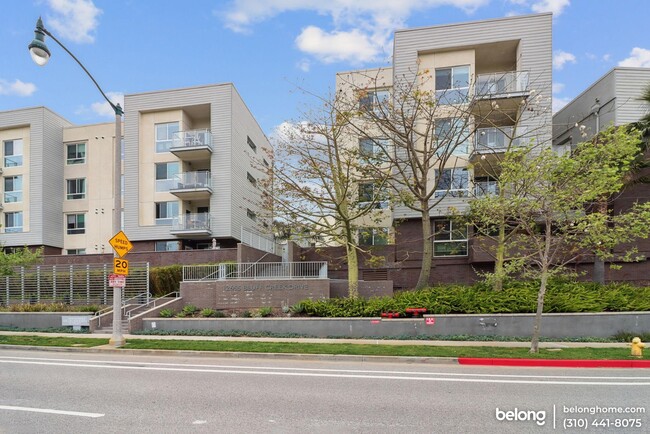 Foto del edificio - 12655 Bluff Creek Dr