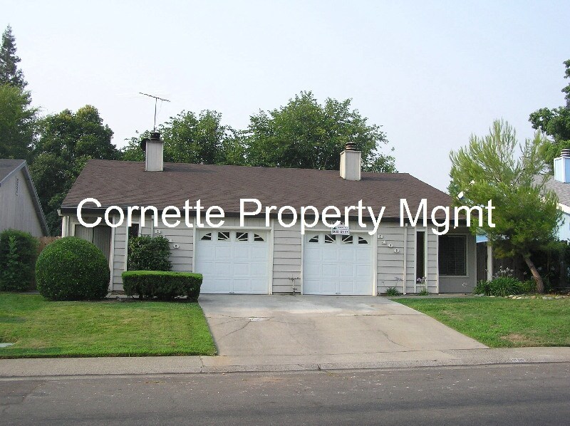 Foto principal - Wonderful 2 bedroom 2 bath duplex is located in Fair Oaks!