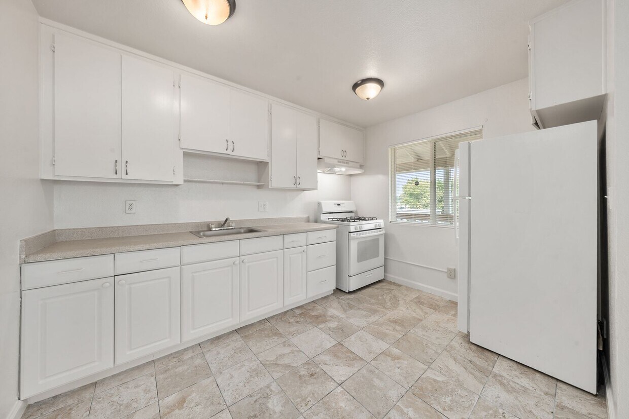 Foto principal - Newly renovated 2 bedroom 1 bath unit in R...