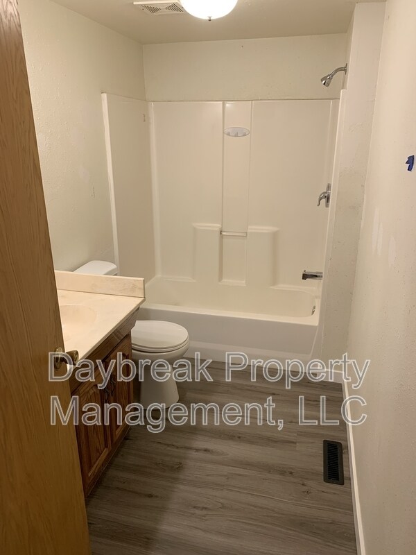 Foto del edificio - 1005 12th St N