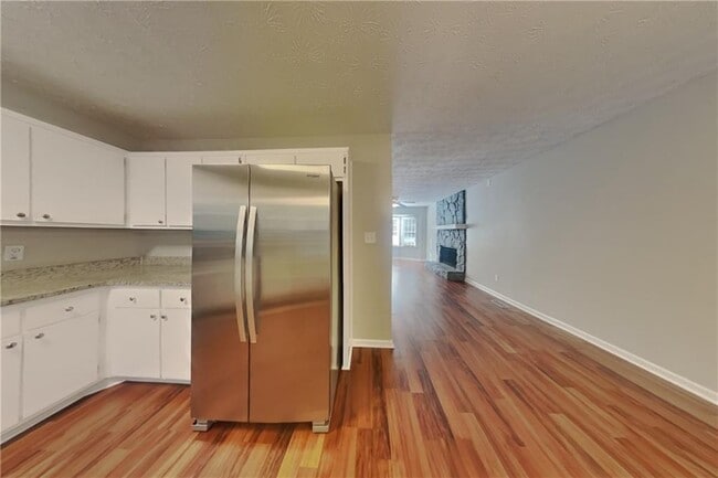 Foto del edificio - 121 Chantilly Ln