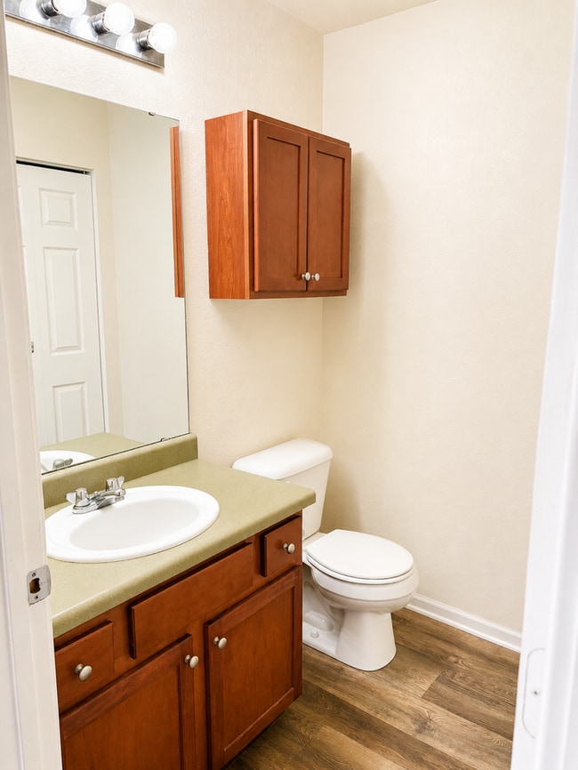 Building Photo - 847 Woodside Creek Dr