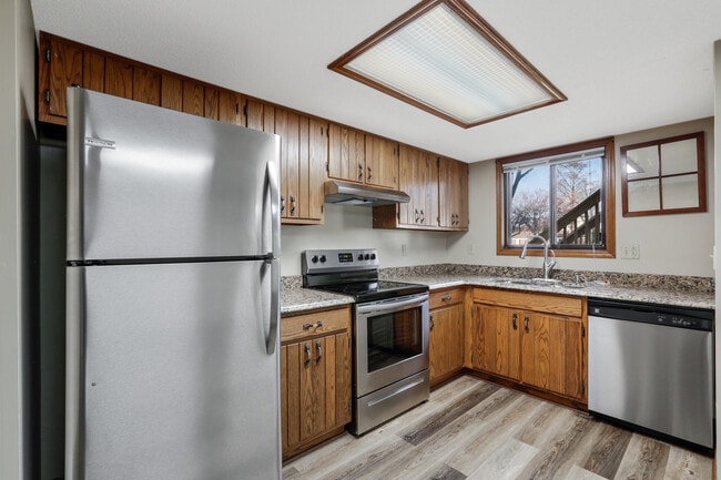Building Photo - 1304 Christopher Cir
