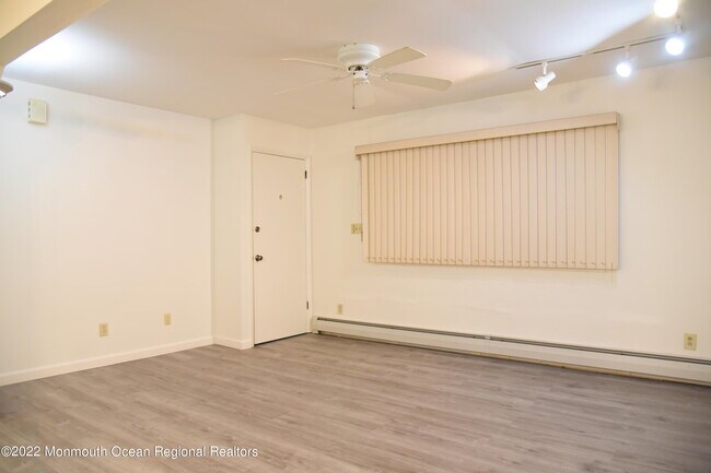 Building Photo - 77 Trudy Dr