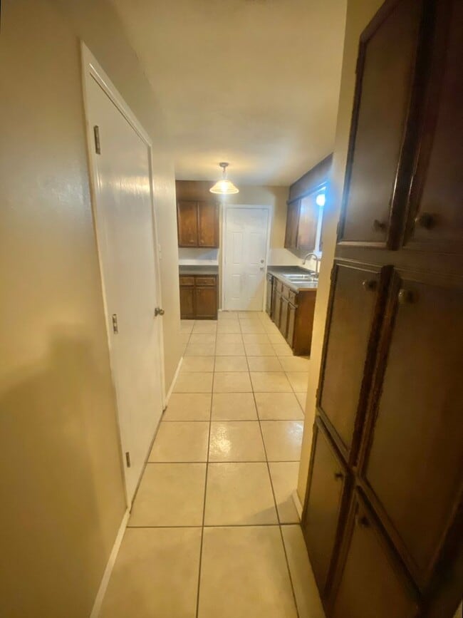 Building Photo - 1101 80th St