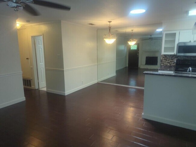 Foto del edificio - 8708 Piney Point Dr