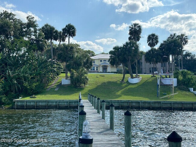 Foto del edificio - 1613 Indian River Dr