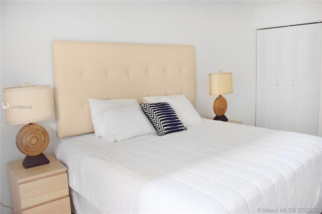 Foto del edificio - 10840 SW 84th St