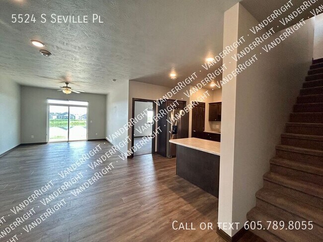 Building Photo - 5524 Seville Pl