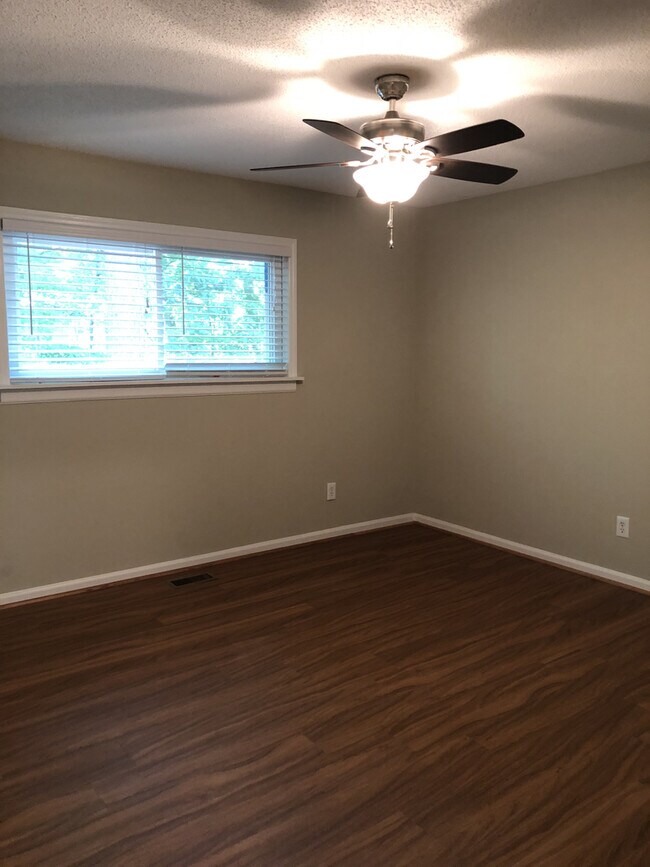 Foto del edificio - 112-116 Greengate Ct