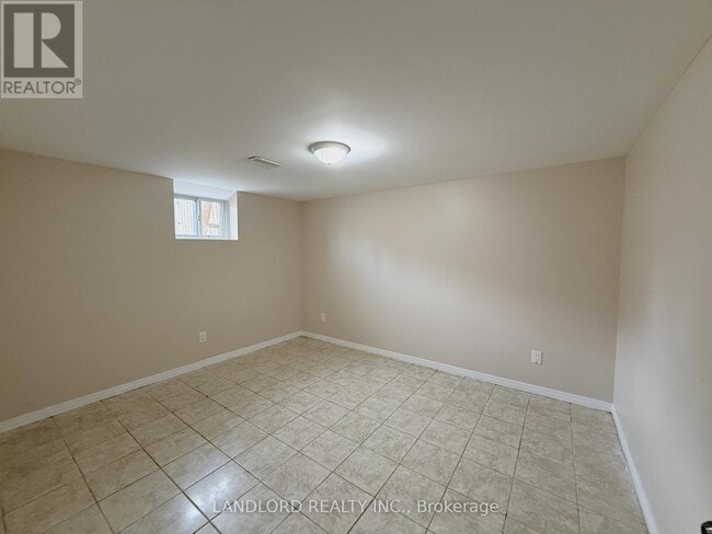 Building Photo - 220 Ellington Dr