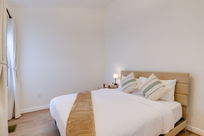 Foto del edificio - 1427 S St NW