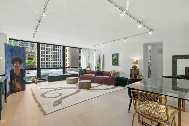 Foto del edificio - 900 N Lake Shore Dr