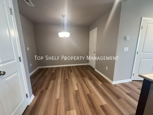 Foto del edificio - 2308 Hazeltine Pl
