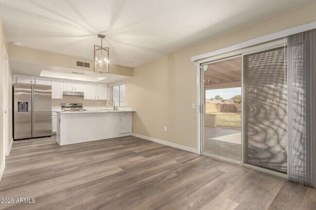 Foto del edificio - 16043 N 30th Ave