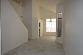 Building Photo - 630 N Diane Ct