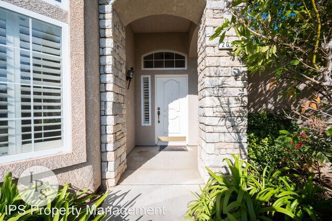 Building Photo - 3 br, 2 bath House - 2056 W. Fir Ave.