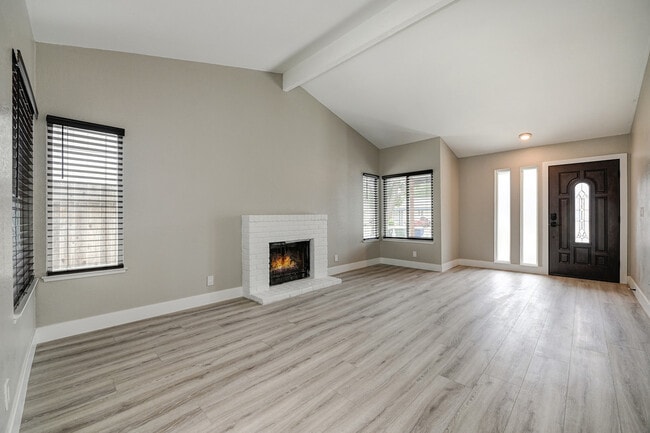 Building Photo - 2432 Camino Garden Way