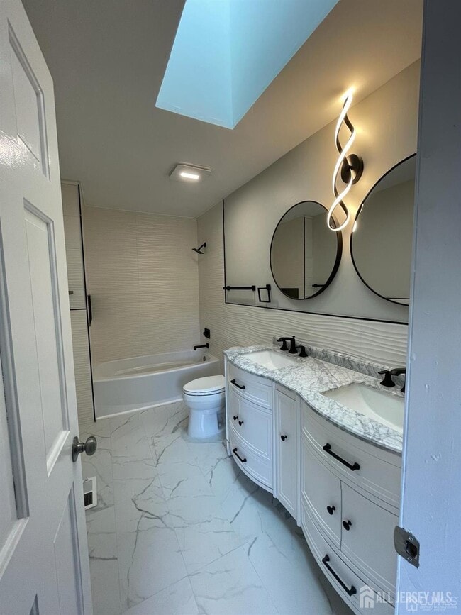 Building Photo - 42 Ashford Dr