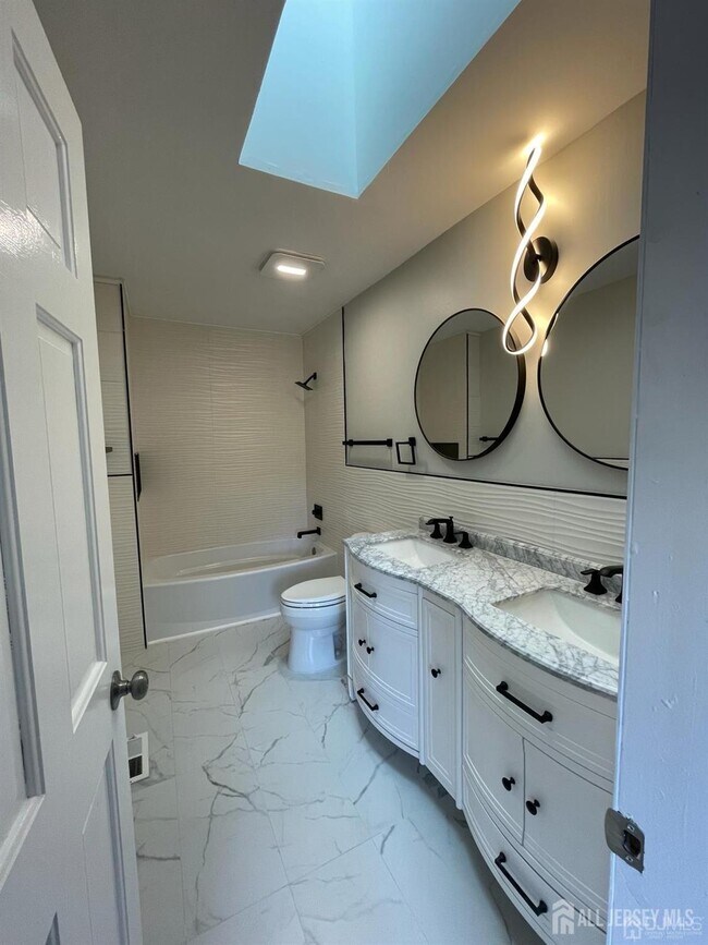 Foto del edificio - 42 Ashford Dr