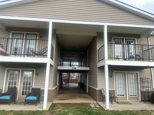 Building Photo - 256 Landis Ln