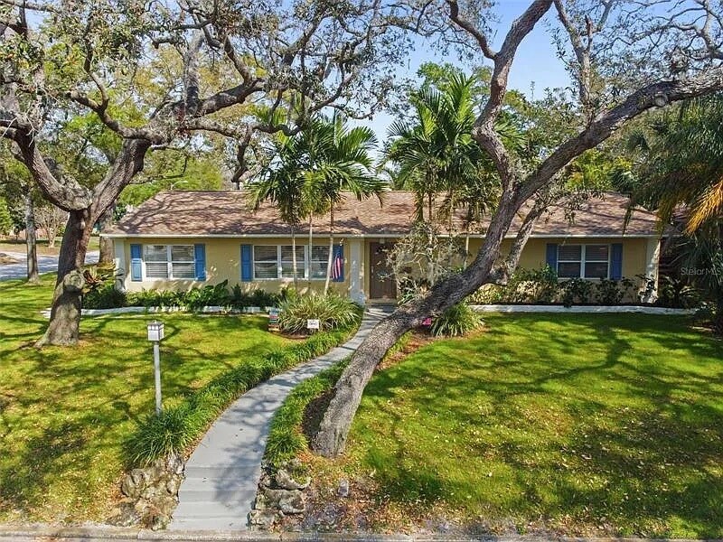 Foto principal - 441 47th St N