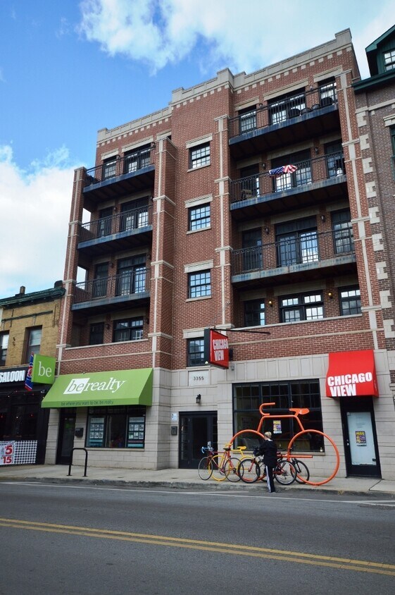 Primary Photo - 3355 N Clark St