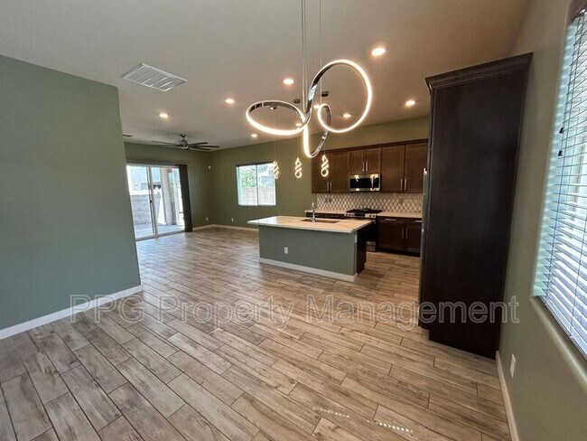 Foto del edificio - 15965 N 74th Ln