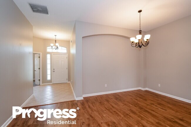 Foto del edificio - 240 Hawthorn Hedge Ln